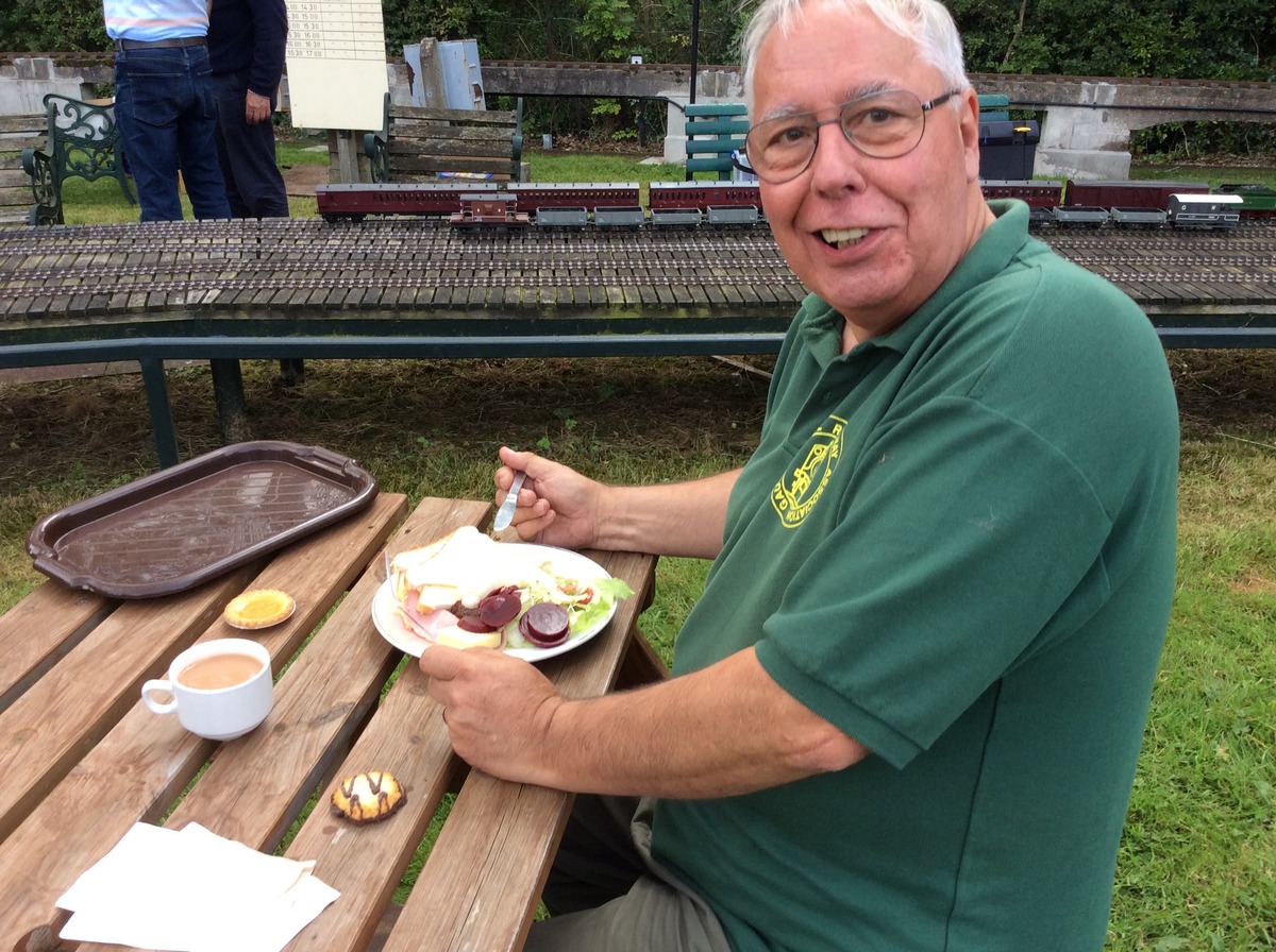 Point controller enjoying a well earned lunch.